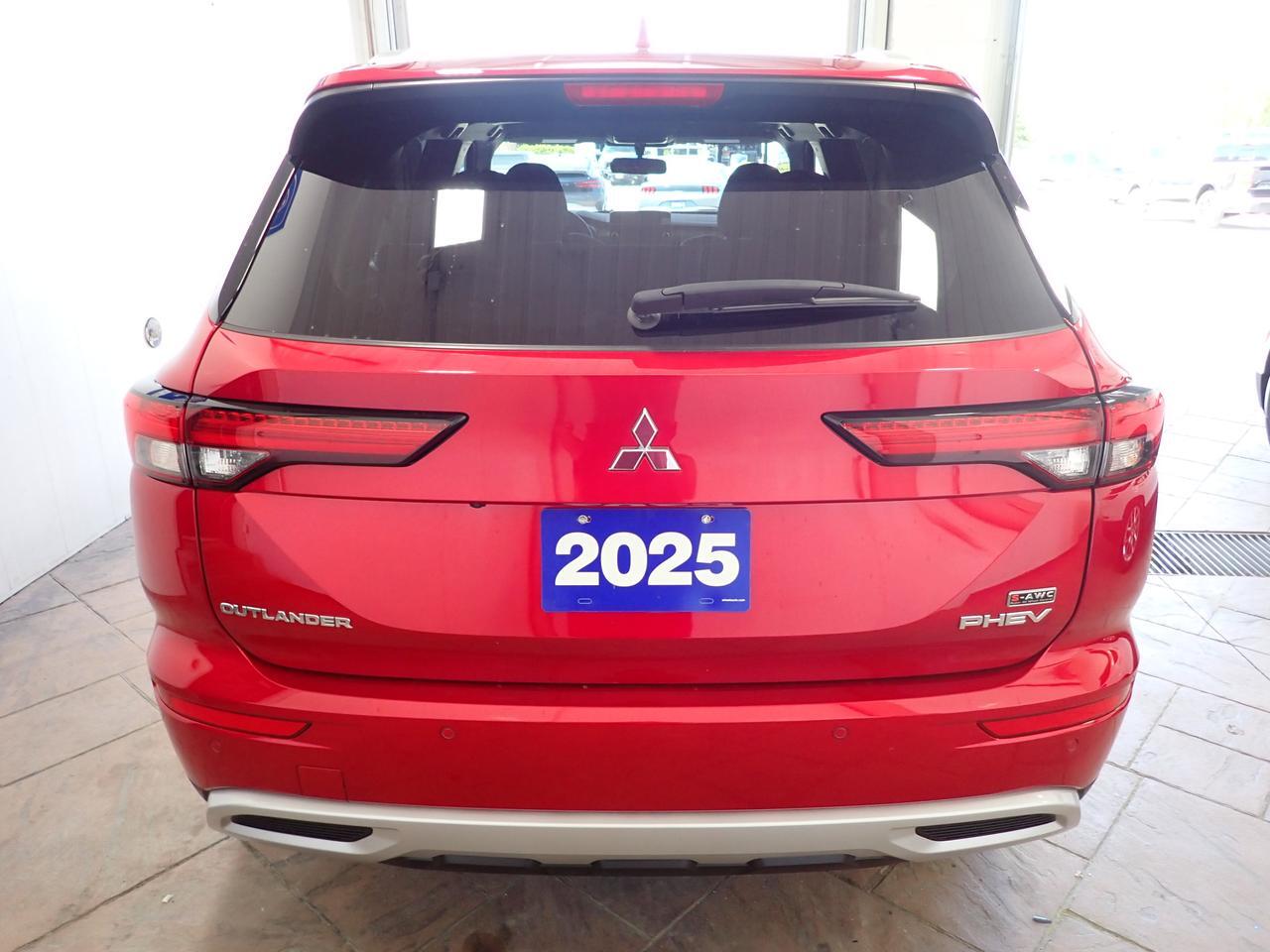 2025 Mitsubishi Outlander Plug-In Hybrid SE S-AWC PLUG IN HYBRID SUNROOF Listowel ON