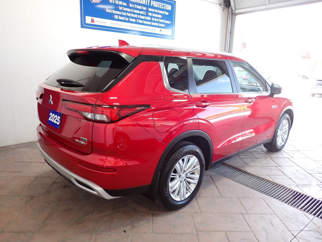 2025 Mitsubishi Outlander Plug-In Hybrid SE S-AWC PLUG IN HYBRID SUNROOF Listowel ON