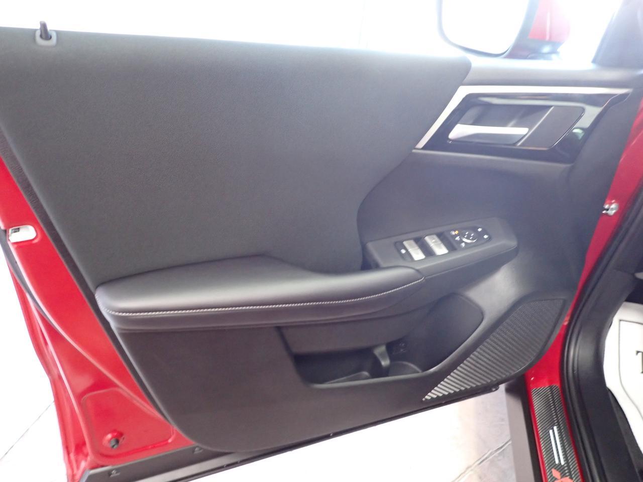 2025 Mitsubishi Outlander Plug-In Hybrid SE S-AWC PLUG IN HYBRID SUNROOF Listowel ON