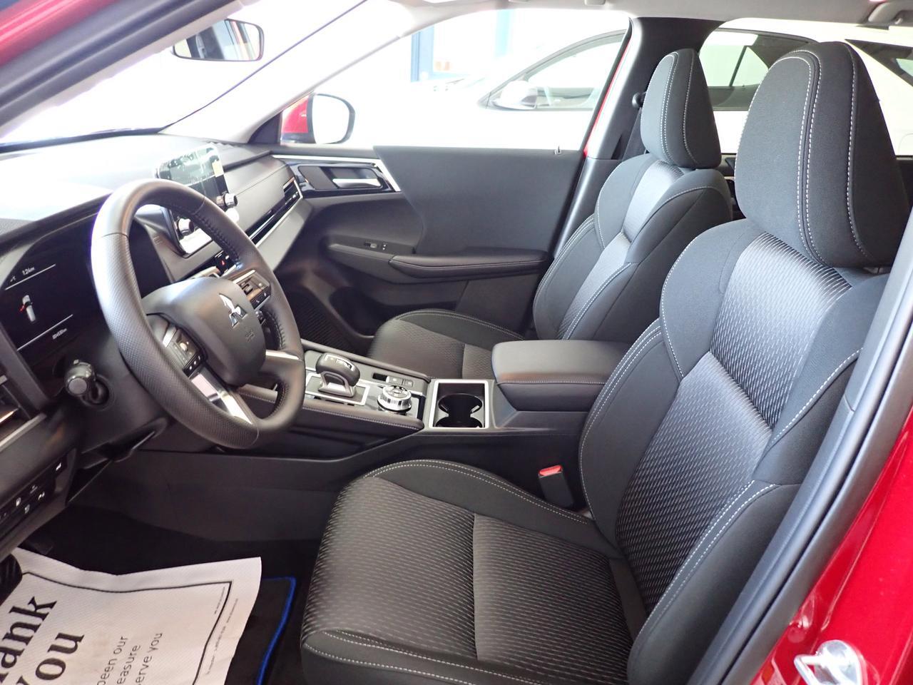 2025 Mitsubishi Outlander Plug-In Hybrid SE S-AWC PLUG IN HYBRID SUNROOF Listowel ON