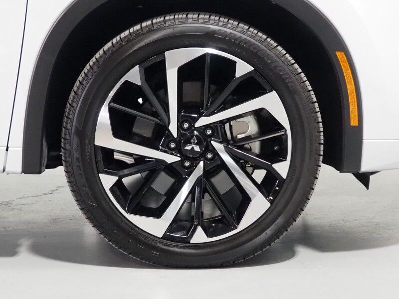 2025 Mitsubishi Outlander Plug-In Hybrid SEL AWD *NAVIGATION, ADAPTIVE CRUISE, SAFETY ALERTS, 360 VIEW CAMERAS, PANORAMA MOONROOF, LEATHER, HEATED SEATS/STEERING, 20 INCH WHEELS, WIRELESS CHARGING, ANDROID & APPLE Round Rock TX