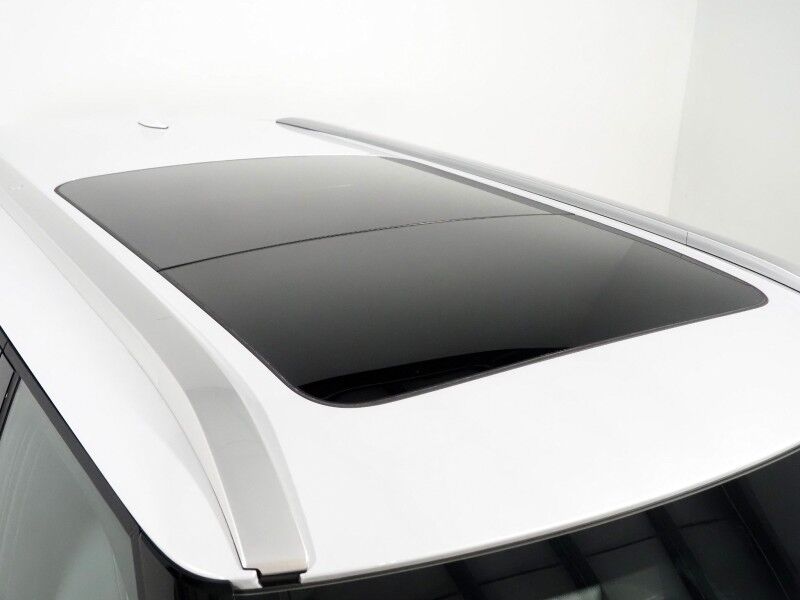 2025 Mitsubishi Outlander Plug-In Hybrid SEL AWD *NAVIGATION, ADAPTIVE CRUISE, SAFETY ALERTS, 360 VIEW CAMERAS, PANORAMA MOONROOF, LEATHER, HEATED SEATS/STEERING, 20 INCH WHEELS, WIRELESS CHARGING, ANDROID & APPLE Round Rock TX