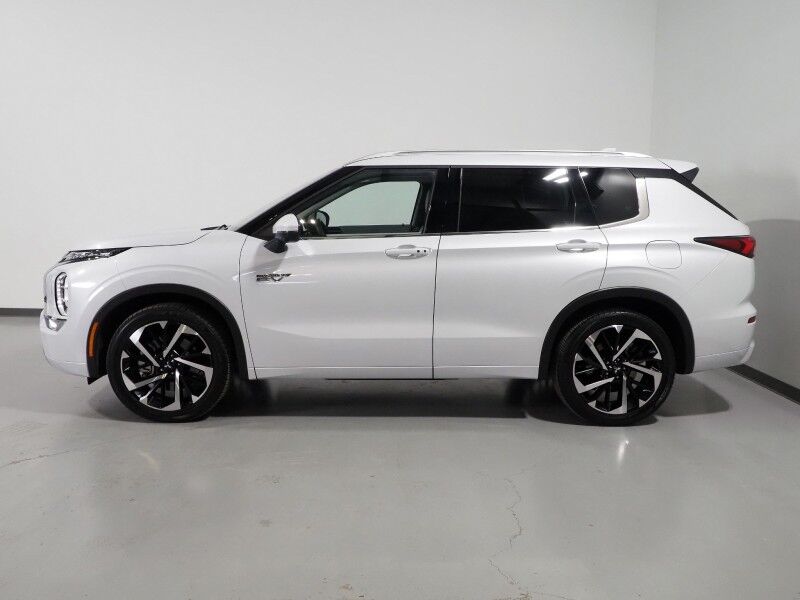 2025 Mitsubishi Outlander Plug-In Hybrid SEL AWD *NAVIGATION, ADAPTIVE CRUISE, SAFETY ALERTS, 360 VIEW CAMERAS, PANORAMA MOONROOF, LEATHER, HEATED SEATS/STEERING, 20 INCH WHEELS, WIRELESS CHARGING, ANDROID & APPLE Round Rock TX