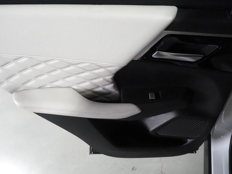 2025 Mitsubishi Outlander Plug-In Hybrid SEL AWD *NAVIGATION, ADAPTIVE CRUISE, SAFETY ALERTS, 360 VIEW CAMERAS, PANORAMA MOONROOF, LEATHER, HEATED SEATS/STEERING, 20 INCH WHEELS, WIRELESS CHARGING, ANDROID & APPLE Round Rock TX