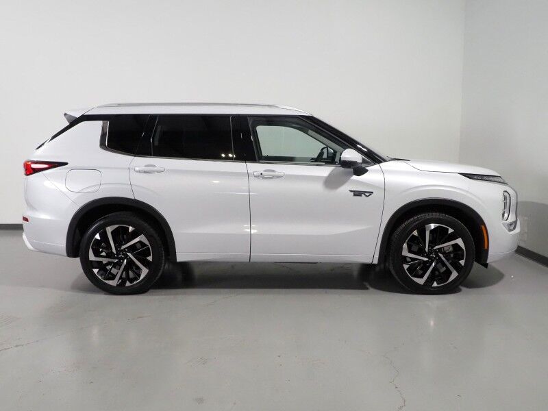 2025 Mitsubishi Outlander Plug-In Hybrid SEL AWD *NAVIGATION, ADAPTIVE CRUISE, SAFETY ALERTS, 360 VIEW CAMERAS, PANORAMA MOONROOF, LEATHER, HEATED SEATS/STEERING, 20 INCH WHEELS, WIRELESS CHARGING, ANDROID & APPLE Round Rock TX