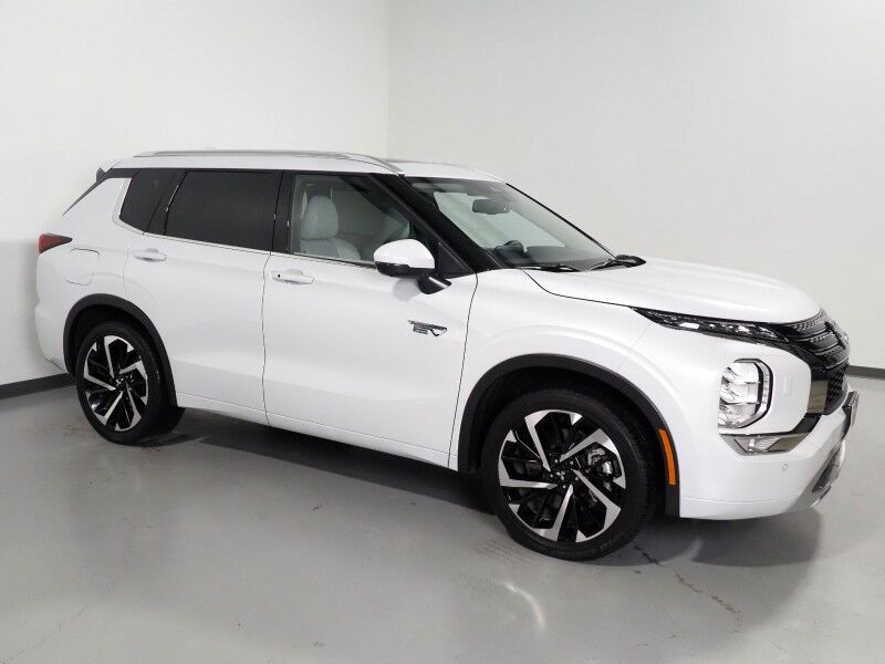 2025 Mitsubishi Outlander Plug-In Hybrid SEL AWD *NAVIGATION, ADAPTIVE CRUISE, SAFETY ALERTS, 360 VIEW CAMERAS, PANORAMA MOONROOF, LEATHER, HEATED SEATS/STEERING, 20 INCH WHEELS, WIRELESS CHARGING, ANDROID & APPLE