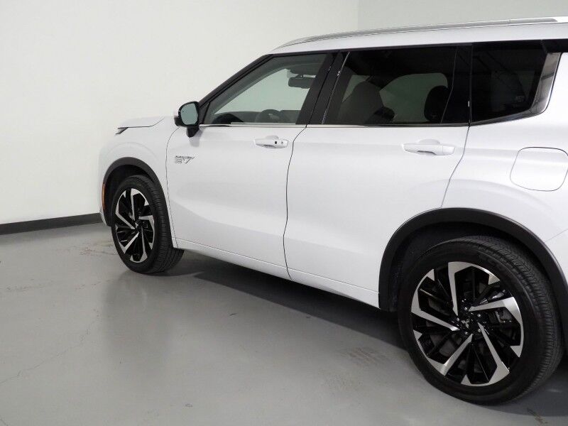 2025 Mitsubishi Outlander Plug-In Hybrid SEL AWD *NAVIGATION, ADAPTIVE CRUISE, SAFETY ALERTS, 360 VIEW CAMERAS, PANORAMA MOONROOF, LEATHER, HEATED SEATS/STEERING, 20 INCH WHEELS, WIRELESS CHARGING, ANDROID & APPLE Round Rock TX
