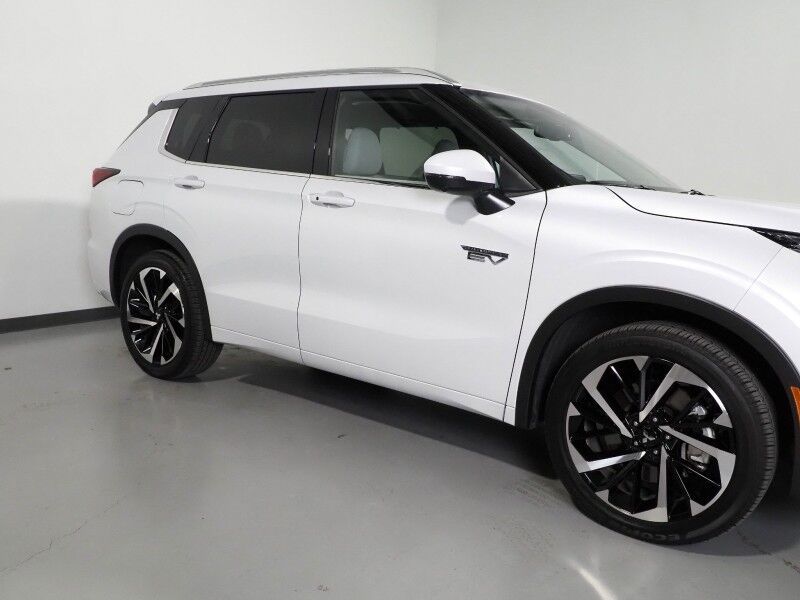 2025 Mitsubishi Outlander Plug-In Hybrid SEL AWD *NAVIGATION, ADAPTIVE CRUISE, SAFETY ALERTS, 360 VIEW CAMERAS, PANORAMA MOONROOF, LEATHER, HEATED SEATS/STEERING, 20 INCH WHEELS, WIRELESS CHARGING, ANDROID & APPLE Round Rock TX