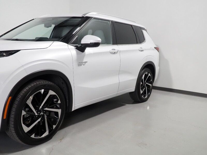 2025 Mitsubishi Outlander Plug-In Hybrid SEL AWD *NAVIGATION, ADAPTIVE CRUISE, SAFETY ALERTS, 360 VIEW CAMERAS, PANORAMA MOONROOF, LEATHER, HEATED SEATS/STEERING, 20 INCH WHEELS, WIRELESS CHARGING, ANDROID & APPLE Round Rock TX