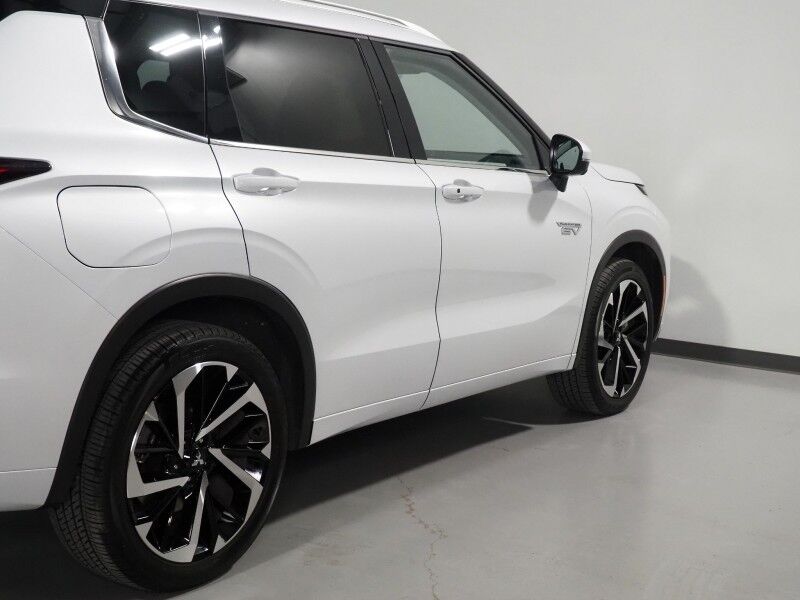 2025 Mitsubishi Outlander Plug-In Hybrid SEL AWD *NAVIGATION, ADAPTIVE CRUISE, SAFETY ALERTS, 360 VIEW CAMERAS, PANORAMA MOONROOF, LEATHER, HEATED SEATS/STEERING, 20 INCH WHEELS, WIRELESS CHARGING, ANDROID & APPLE Round Rock TX