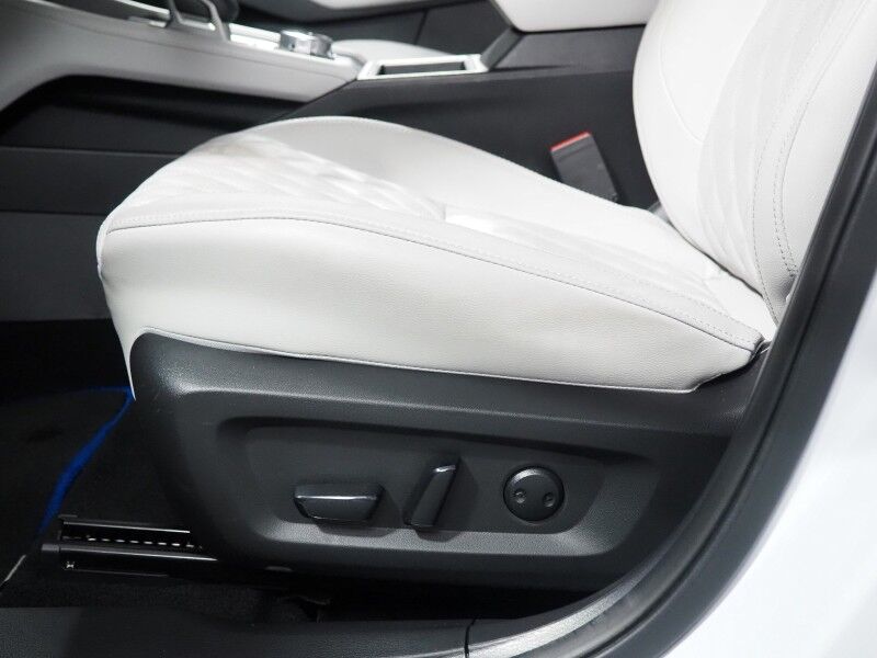 2025 Mitsubishi Outlander Plug-In Hybrid SEL AWD *NAVIGATION, ADAPTIVE CRUISE, SAFETY ALERTS, 360 VIEW CAMERAS, PANORAMA MOONROOF, LEATHER, HEATED SEATS/STEERING, 20 INCH WHEELS, WIRELESS CHARGING, ANDROID & APPLE Round Rock TX