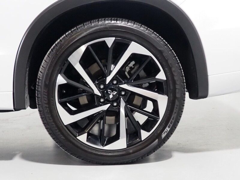 2025 Mitsubishi Outlander Plug-In Hybrid SEL AWD *NAVIGATION, ADAPTIVE CRUISE, SAFETY ALERTS, 360 VIEW CAMERAS, PANORAMA MOONROOF, LEATHER, HEATED SEATS/STEERING, 20 INCH WHEELS, WIRELESS CHARGING, ANDROID & APPLE Round Rock TX