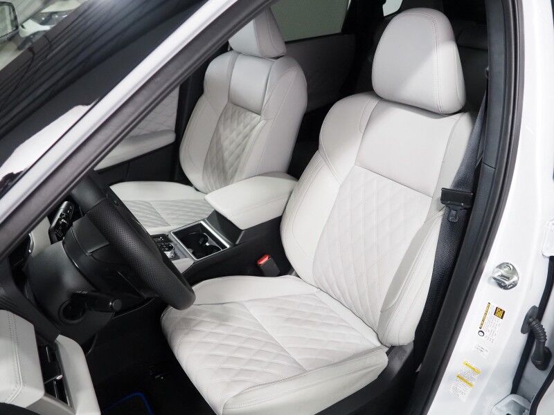 2025 Mitsubishi Outlander Plug-In Hybrid SEL AWD *NAVIGATION, ADAPTIVE CRUISE, SAFETY ALERTS, 360 VIEW CAMERAS, PANORAMA MOONROOF, LEATHER, HEATED SEATS/STEERING, 20 INCH WHEELS, WIRELESS CHARGING, ANDROID & APPLE Round Rock TX