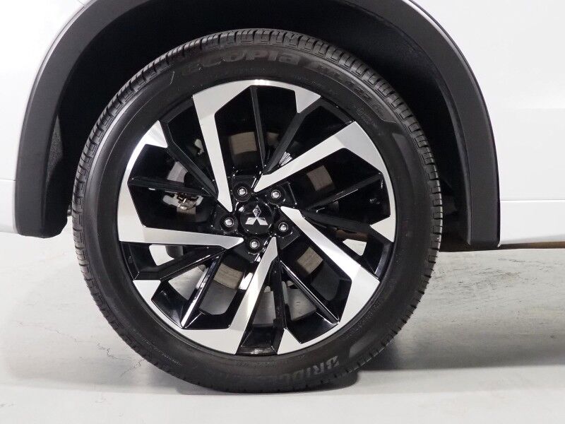 2025 Mitsubishi Outlander Plug-In Hybrid SEL AWD *NAVIGATION, ADAPTIVE CRUISE, SAFETY ALERTS, 360 VIEW CAMERAS, PANORAMA MOONROOF, LEATHER, HEATED SEATS/STEERING, 20 INCH WHEELS, WIRELESS CHARGING, ANDROID & APPLE Round Rock TX