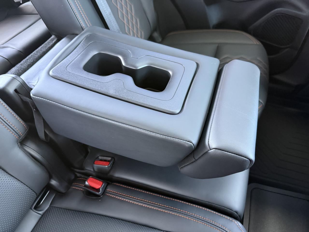 2025 Mitsubishi Outlander Plug-In Hybrid SEL Knoxville TN