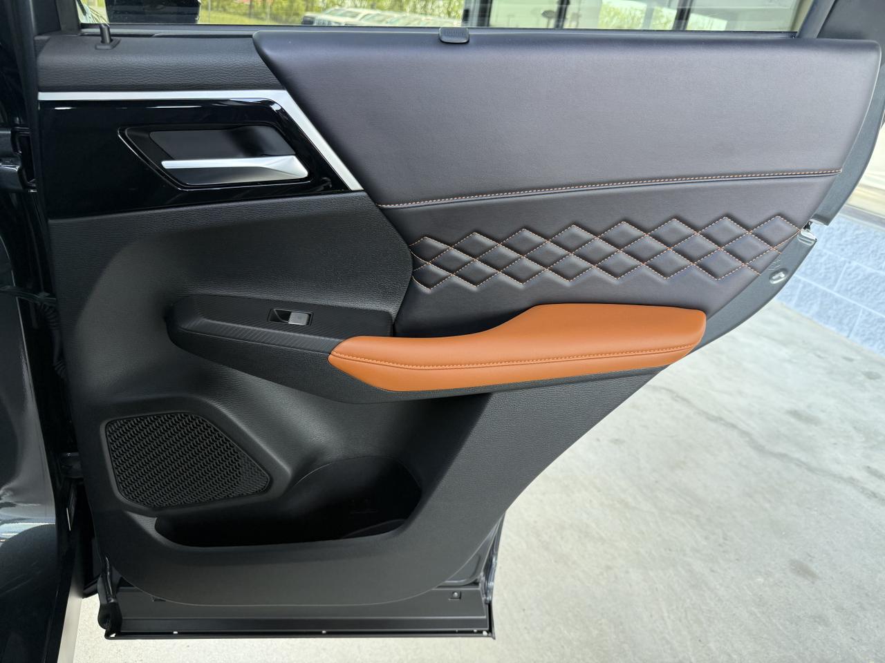 2025 Mitsubishi Outlander Plug-In Hybrid SEL Knoxville TN