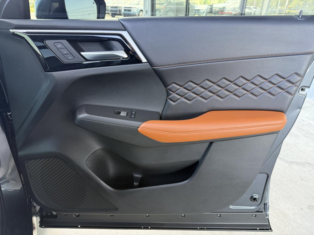 2025 Mitsubishi Outlander Plug-In Hybrid SEL Knoxville TN