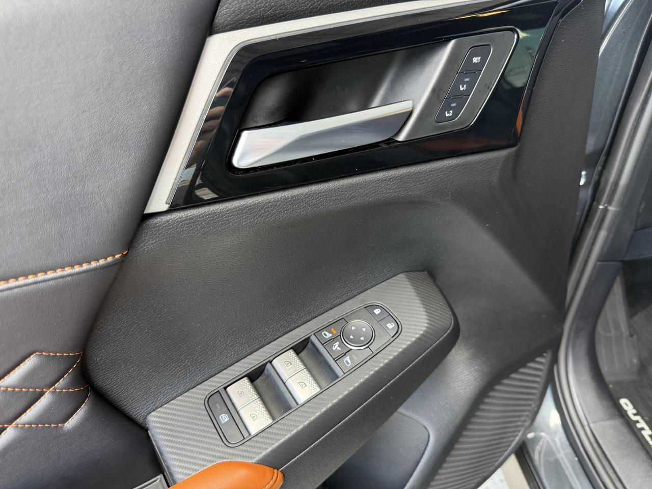 2025 Mitsubishi Outlander Plug-In Hybrid SEL Knoxville TN