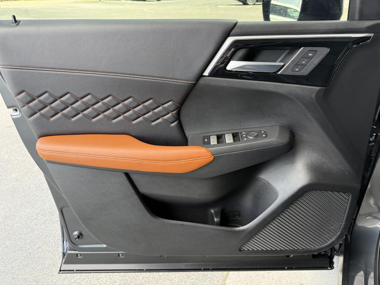 2025 Mitsubishi Outlander Plug-In Hybrid SEL Knoxville TN