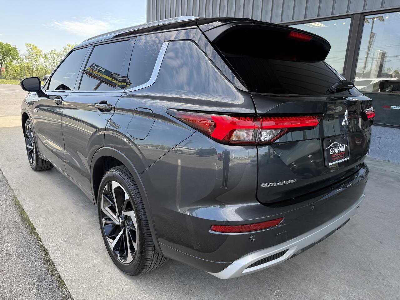 2025 Mitsubishi Outlander Plug-In Hybrid SEL Knoxville TN