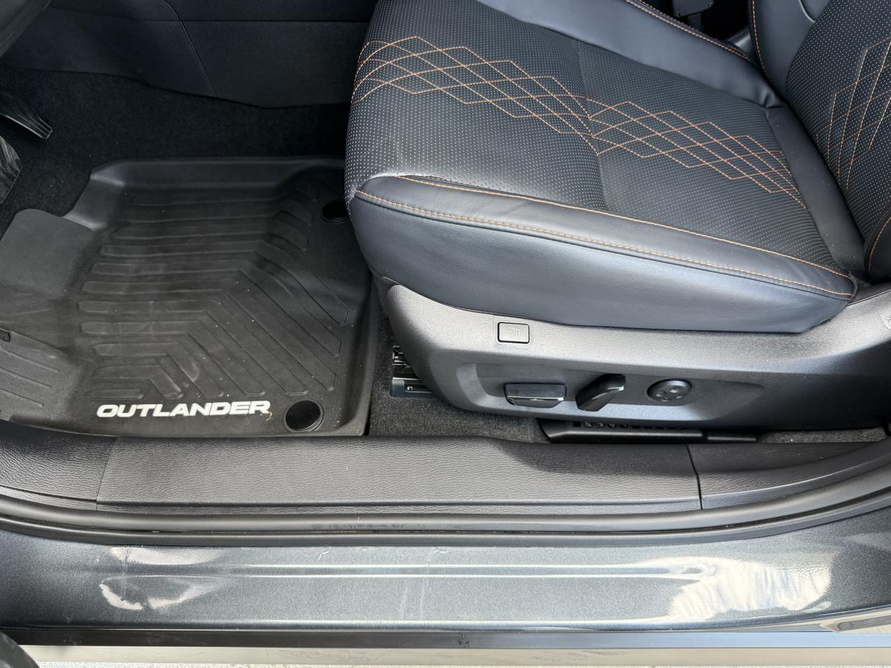 2025 Mitsubishi Outlander Plug-In Hybrid SEL Knoxville TN