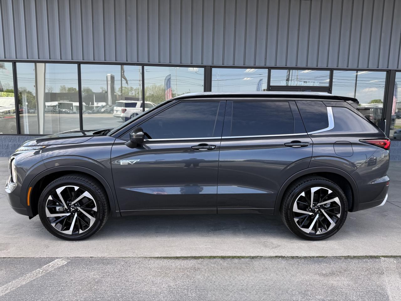 2025 Mitsubishi Outlander Plug-In Hybrid SEL Knoxville TN