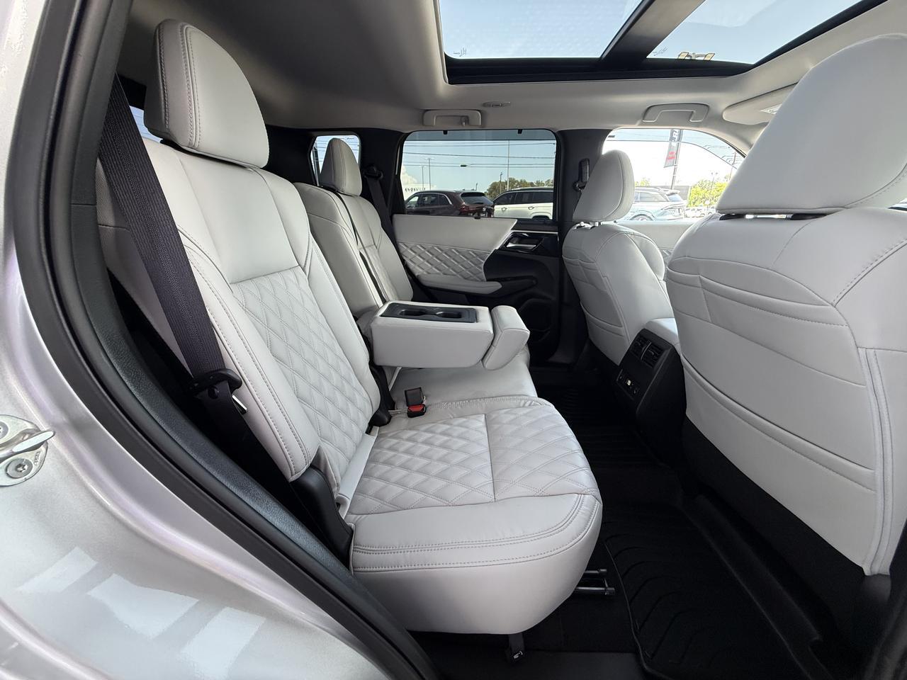 2025 Mitsubishi Outlander Plug-In Hybrid SEL Knoxville TN