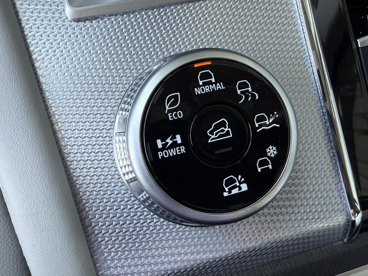 2025 Mitsubishi Outlander Plug-In Hybrid SEL Knoxville TN