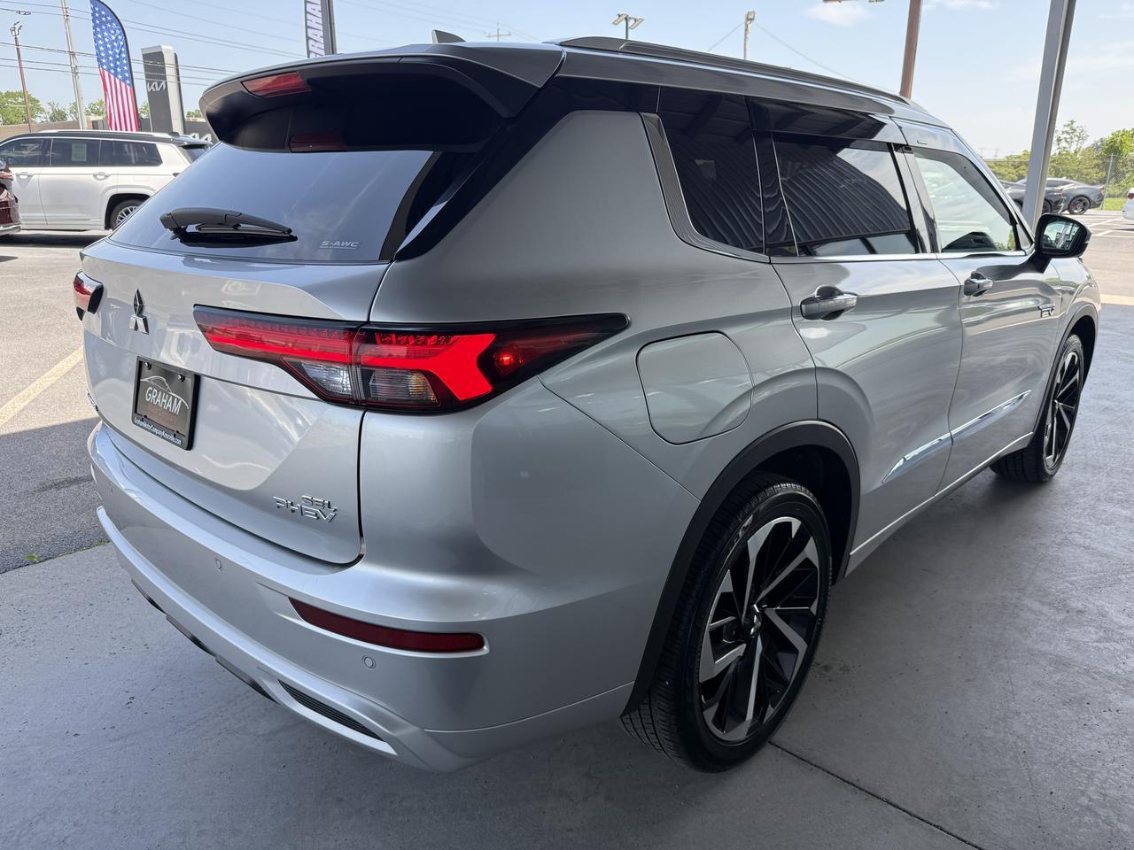 2025 Mitsubishi Outlander Plug-In Hybrid SEL Knoxville TN
