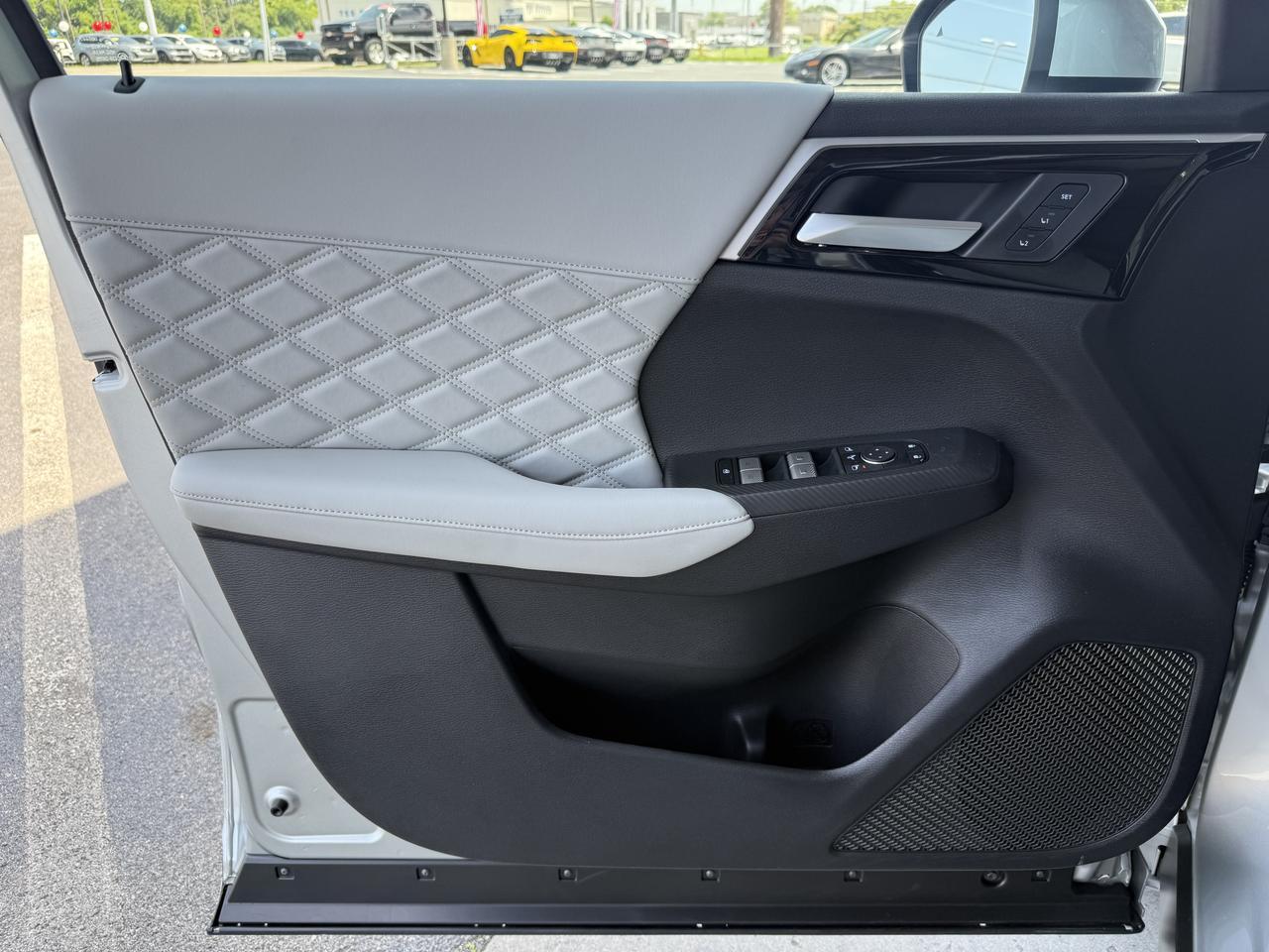 2025 Mitsubishi Outlander Plug-In Hybrid SEL Knoxville TN