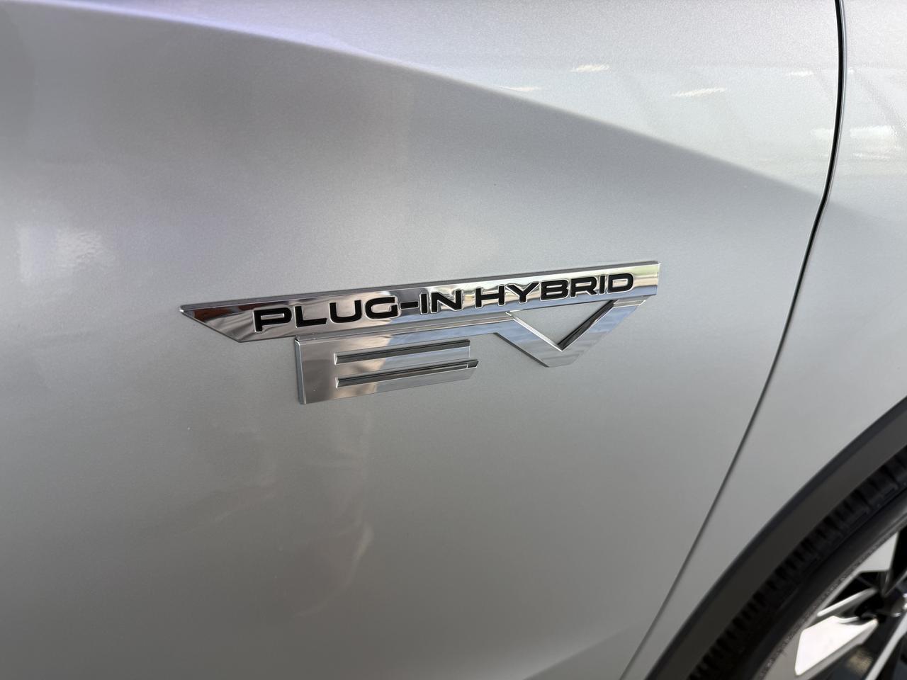 2025 Mitsubishi Outlander Plug-In Hybrid SEL Knoxville TN