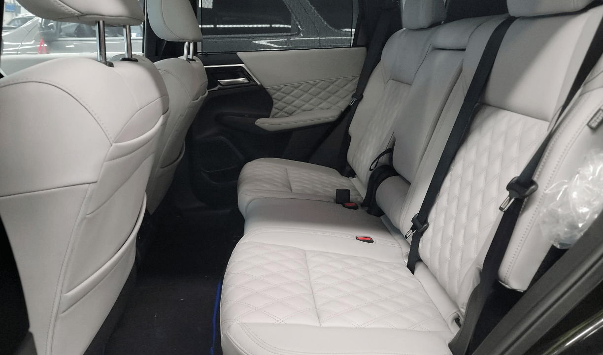 2025 Mitsubishi Outlander Plug-In Hybrid SEL Platinum Edition Knoxville TN
