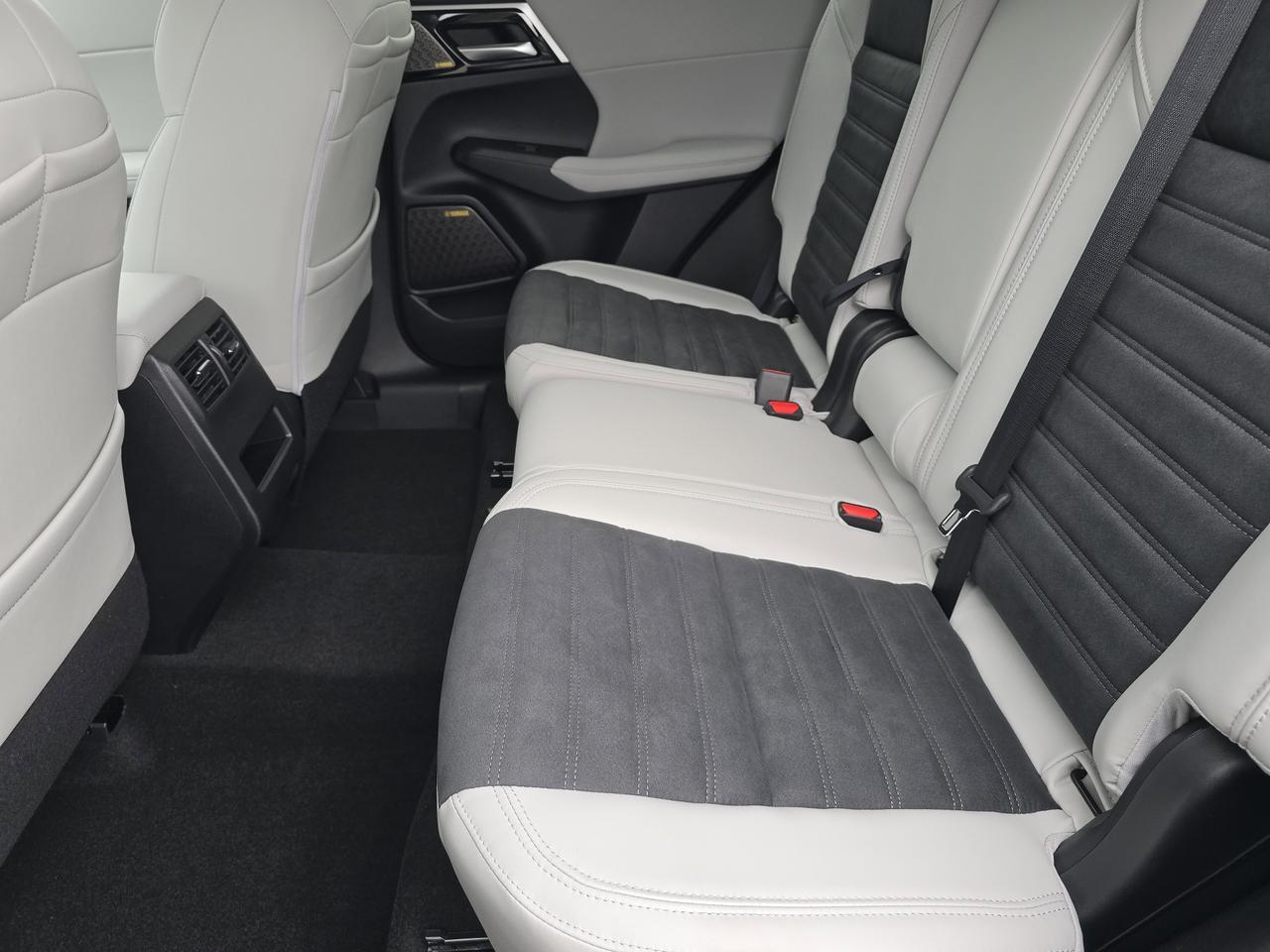 2025 Mitsubishi Outlander SE Chattanooga TN