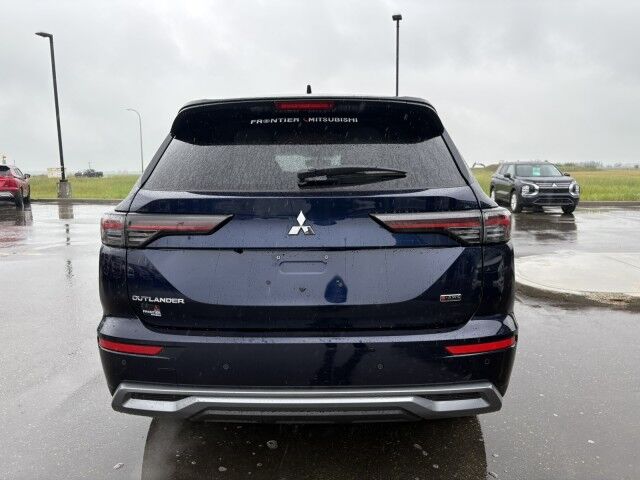 2025 Mitsubishi Outlander SE Grande Prairie AB