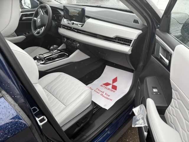 2025 Mitsubishi Outlander SE Grande Prairie AB
