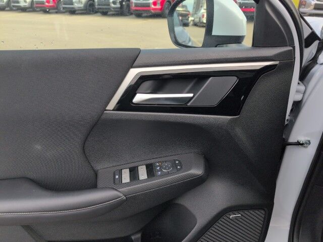 2025 Mitsubishi Outlander SE Grande Prairie AB