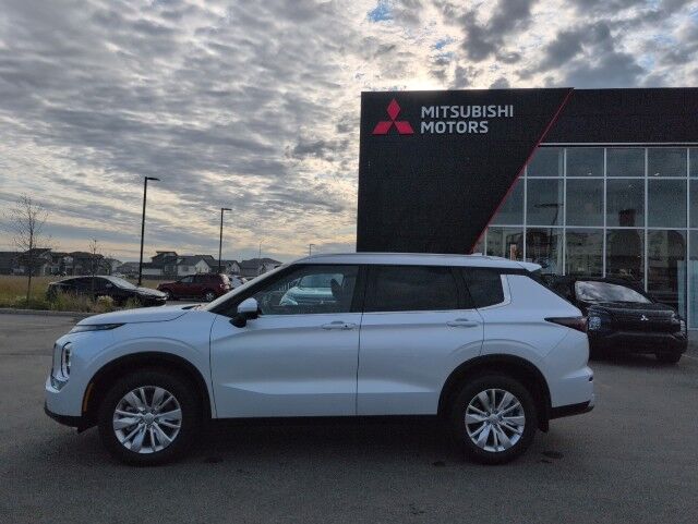 2025 Mitsubishi Outlander SE Grande Prairie AB
