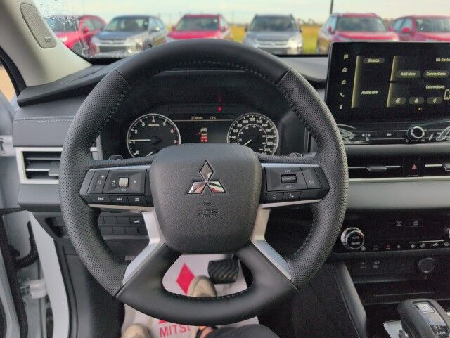 2025 Mitsubishi Outlander SE Grande Prairie AB