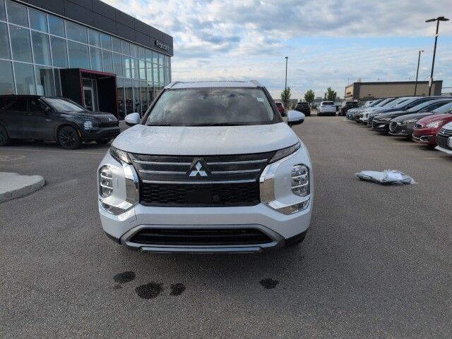 2025 Mitsubishi Outlander SE Grande Prairie AB