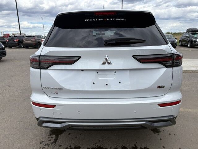 2025 Mitsubishi Outlander SE Grande Prairie AB