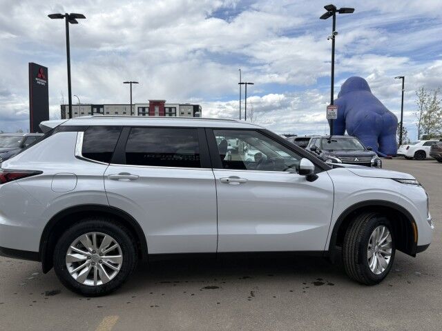2025 Mitsubishi Outlander SE Grande Prairie AB