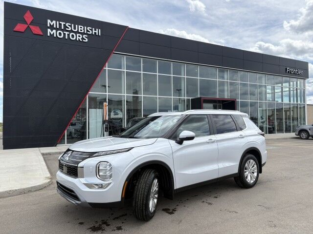 2025 Mitsubishi Outlander SE Grande Prairie AB
