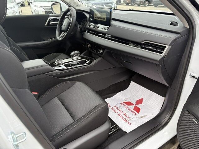 2025 Mitsubishi Outlander SE Grande Prairie AB