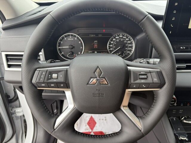 2025 Mitsubishi Outlander SE Grande Prairie AB