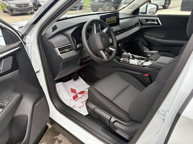 2025 Mitsubishi Outlander SE Grande Prairie AB