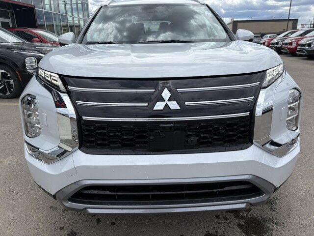 2025 Mitsubishi Outlander SE Grande Prairie AB