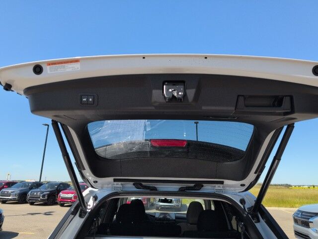 2025 Mitsubishi Outlander SE Grande Prairie AB