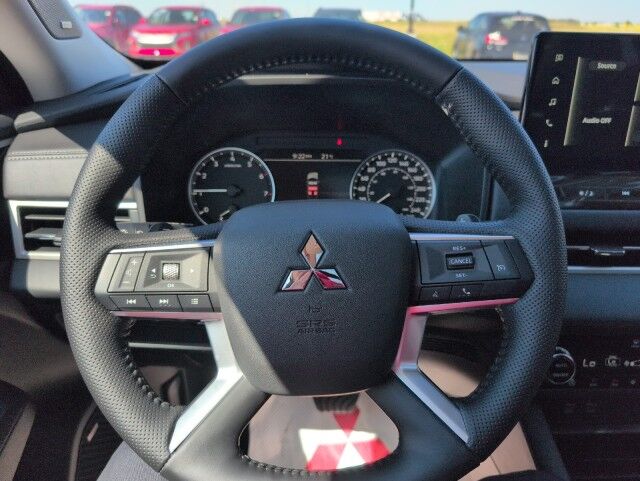 2025 Mitsubishi Outlander SE Grande Prairie AB