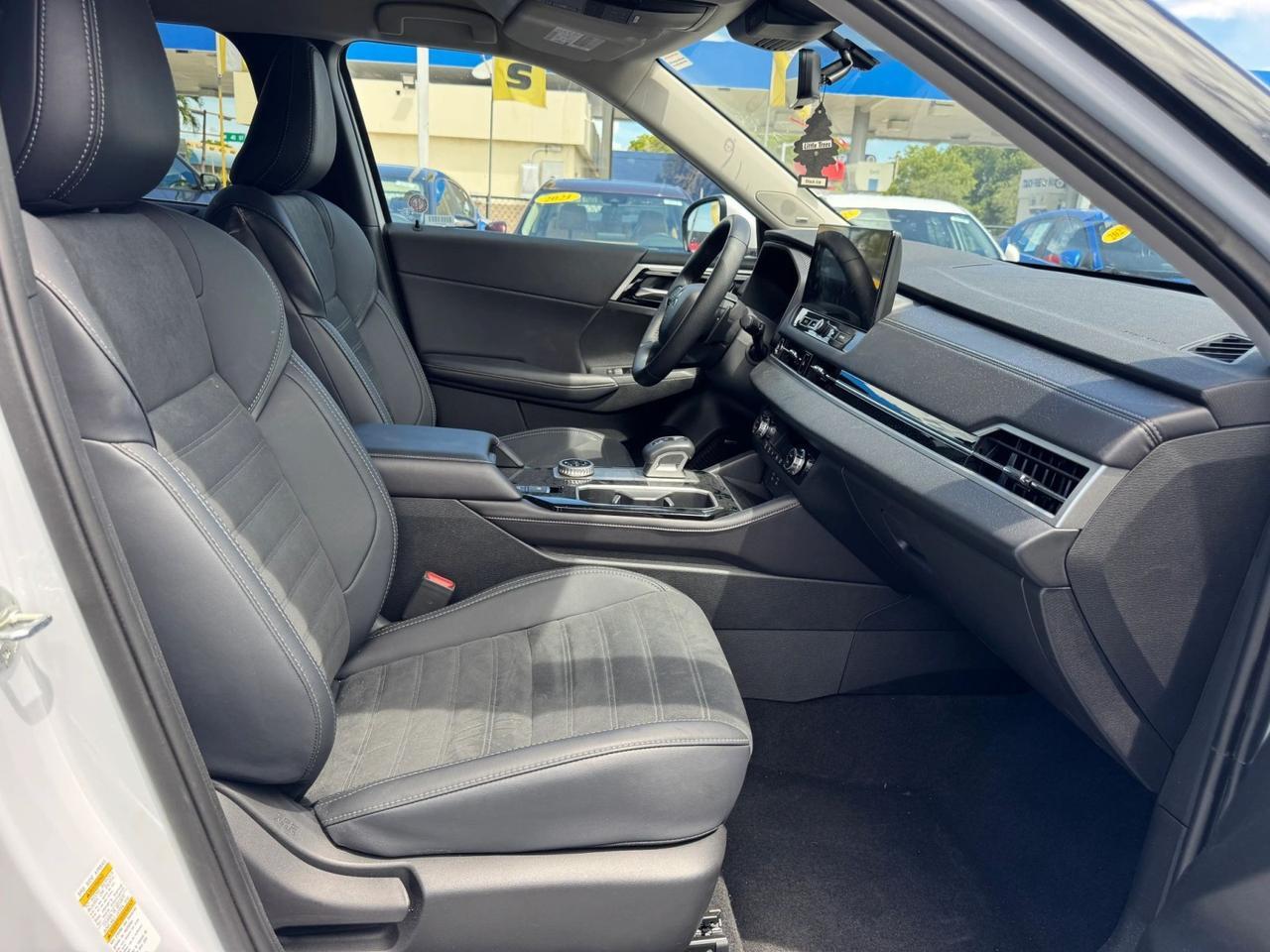 2025 Mitsubishi Outlander SE Miami FL