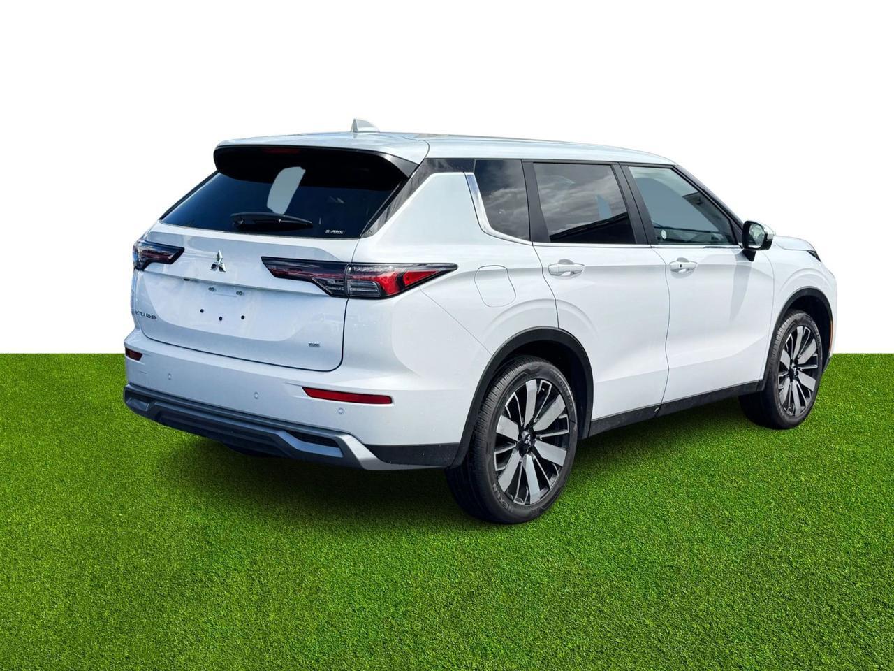 2025 Mitsubishi Outlander SE Miami FL